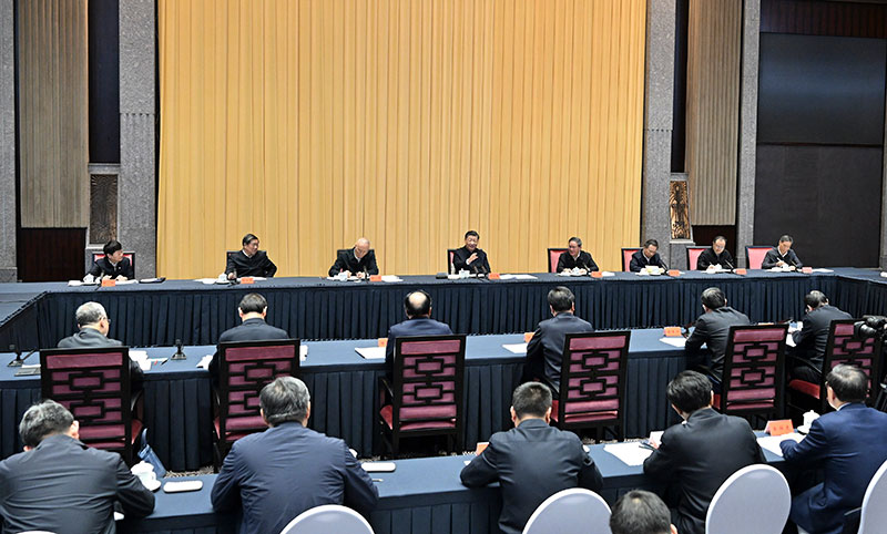 11月30日上午，中共中央總書記、國家主席、中央軍委主席習近平在上海主持召開深入推進長三角一體化發(fā)展座談會并發(fā)表重要講話。